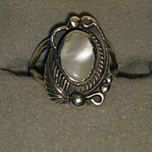 SIGNED Native American Sterling Silver MOP Mother of Pearl Ring VINTAGE - Picture 5 of 8